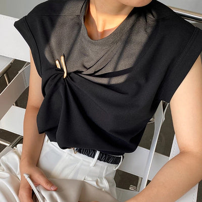 Buckle Knot Black T-Shirt